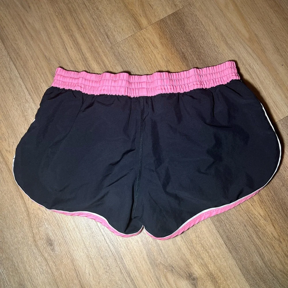 Under Armour Black and Pink Women’s Athletic Shorts Size XS